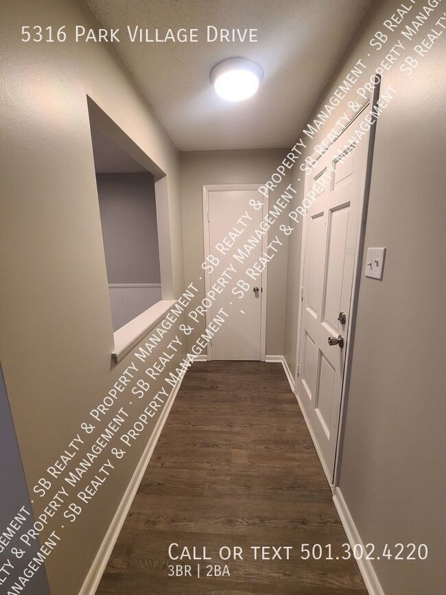 Building Photo - 3 Bed 2 Bath