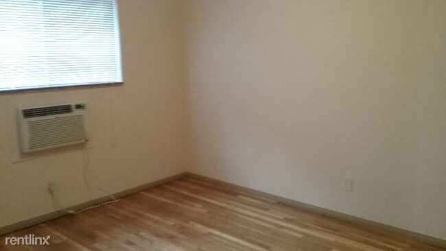 Building Photo - 1 br, 1 bath Apartment - 4145 Magnolia Avenue