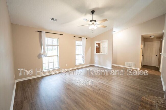Foto del edificio - 428 Floyd Cir