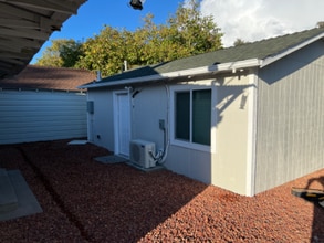 Building Photo - 622 Olive St