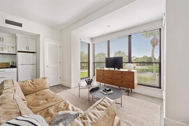 Foto del edificio - 11818 Pebblewood Dr