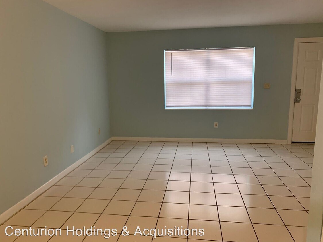 Primary Photo - 2 br, 1 bath Apartment - 1005 SW 60TH TER