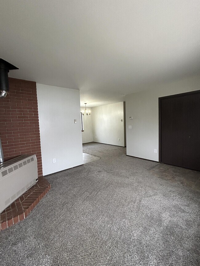 Building Photo - 331 S Sublette Ave
