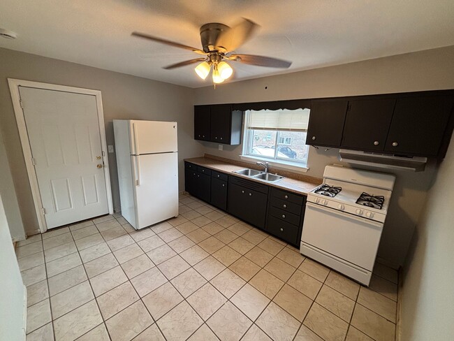 Building Photo - 1601 S 58th Ave