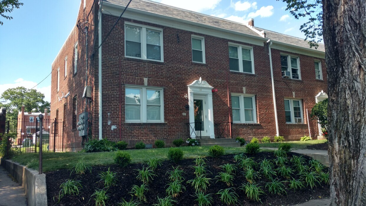 14 Gallatin St NE Unit 2, Washington, DC 20011 Apartments in