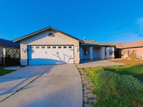 Building Photo - 6144 W San Madele Ave