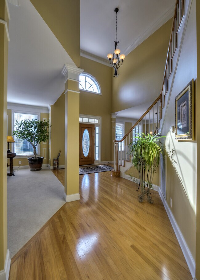 Foto del edificio - Coming Soon!     Spectacular home in Brent...