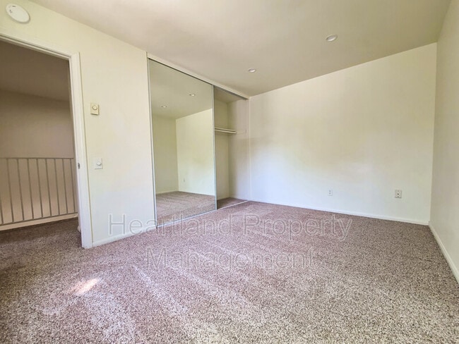 Foto del edificio - 6333 College Grove Way