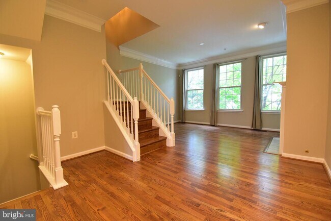 Foto del edificio - 5053 Kilburn St