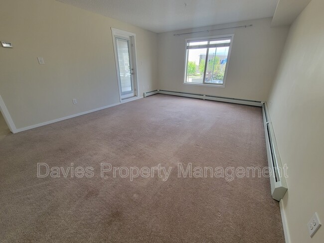 Building Photo - 25 Element Dr N