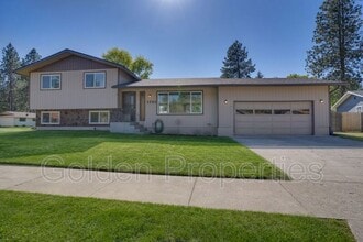 Building Photo - 3703 E Pine Hill Dr