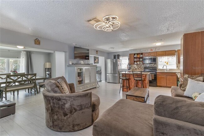 Building Photo - 3112 Oranole Rd