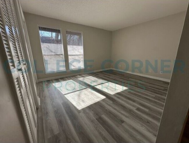 Foto del edificio - 130 Cedar Cove Ln