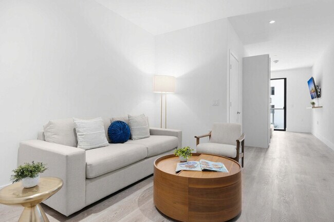Foto del edificio - 229 SW 9th St