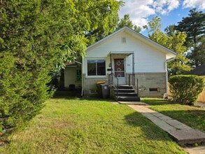 Building Photo - 506 E Hillside Dr