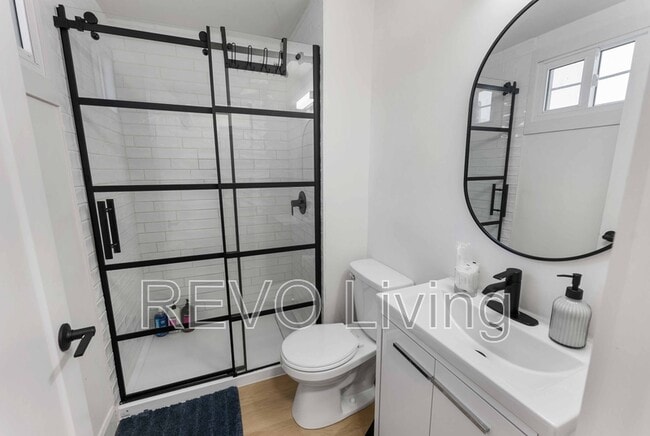 Building Photo - 7701 Lundy's Ln