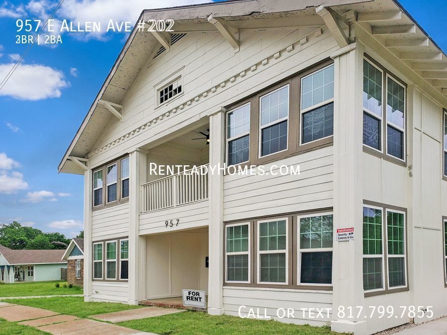 Foto principal - 957 E Allen Ave