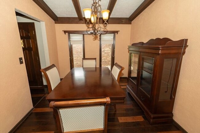 Building Photo - Prairie Lane Estates 3 bedroom ranch with spacious rooms and amenities beyond your imagination
