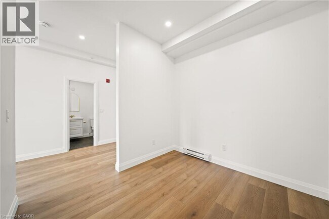 Photo du bâtiment - 153 Main St E