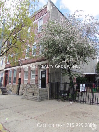 Building Photo - 3029 W Girard Ave