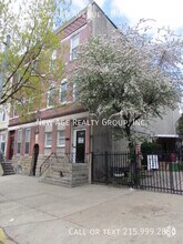Building Photo - 3029 W Girard Ave