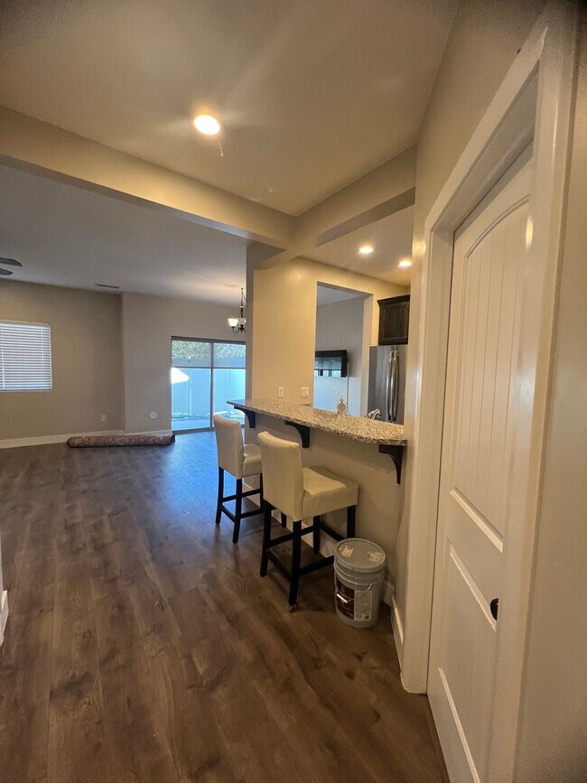 Foto del edificio - Located in Meadow Crest- 3 bedrooms 3 baths- 1/2 Off first month