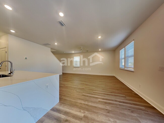 Foto del edificio - 318 Calla Lily Ct