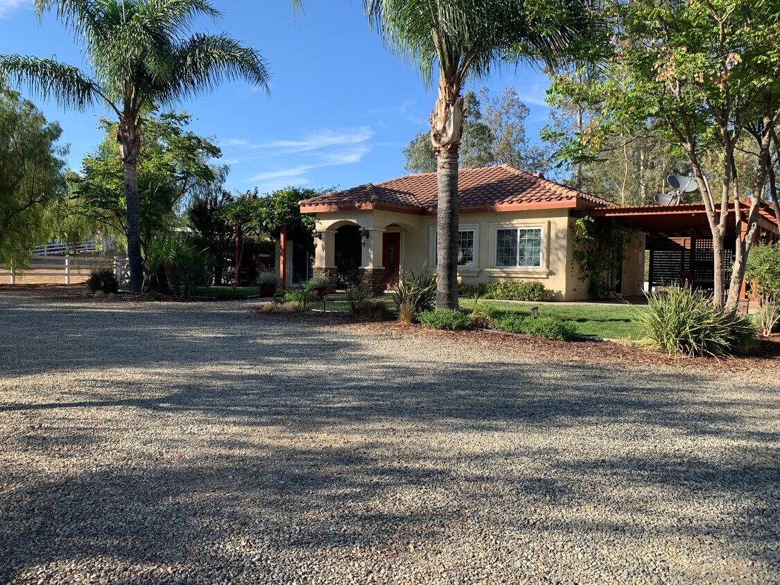 Primary Photo - 36090 Monte de Oro Rd