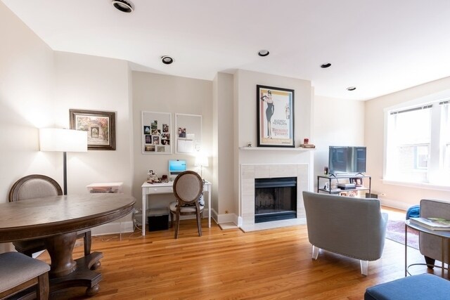 Primary Photo - 2026 N Burling St