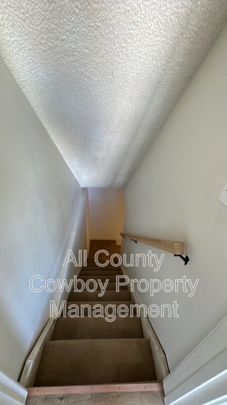 Building Photo - 4315 E Crow Dr