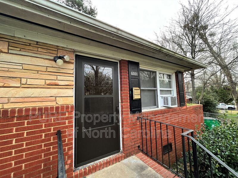 Foto principal - 6001 Ingleside Dr