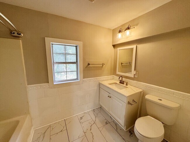 Foto del edificio - Charming 3-Bedroom Single-Family Home for ...