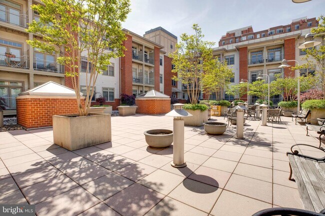 Foto del edificio - 309 Holland Ln