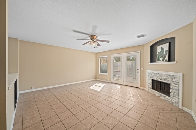 Building Photo - 10211 E Summit Canyon Dr