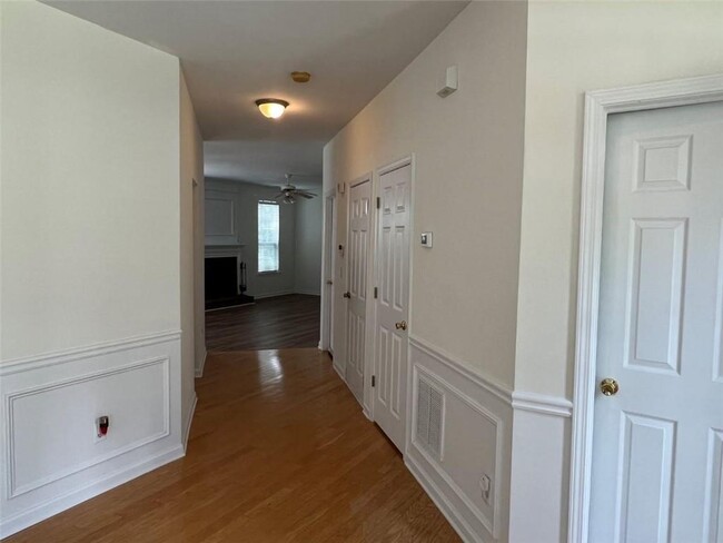 Building Photo - 421 Holland Springs Dr NW