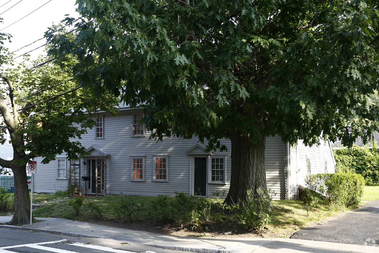 Building Photo - Pierce House Apartments