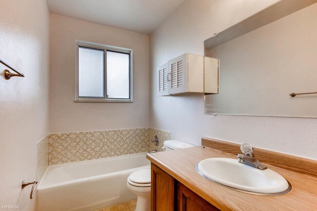 Foto del edificio - 1262 Quaker St