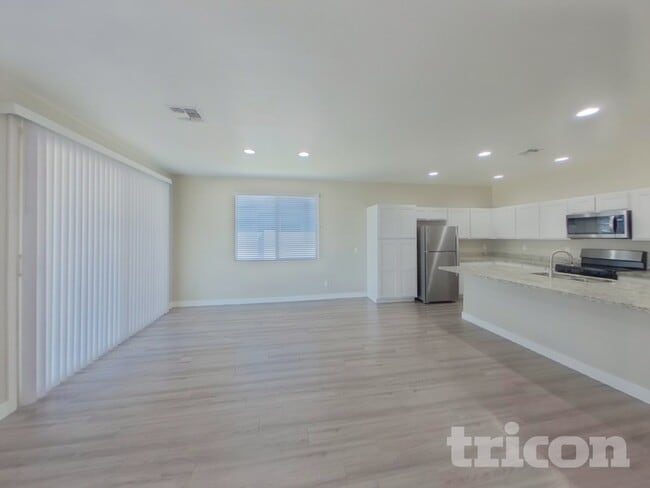 Foto del edificio - 2618 E Danbury Rd