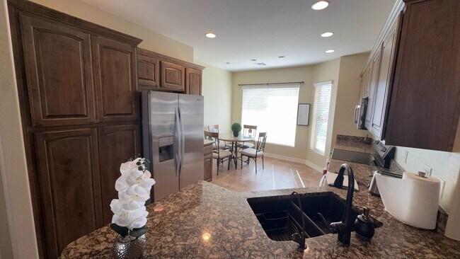 Foto del edificio - Sunland Springs Village