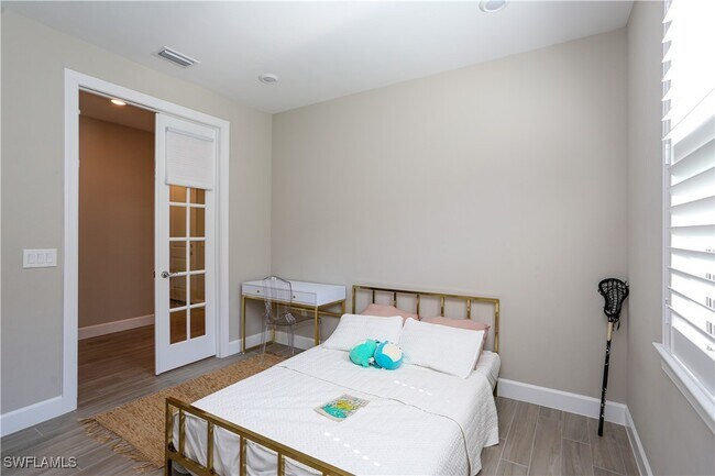Foto del edificio - 9716 Everglades Dr