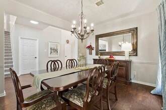 Building Photo - 8615 Discus Dr