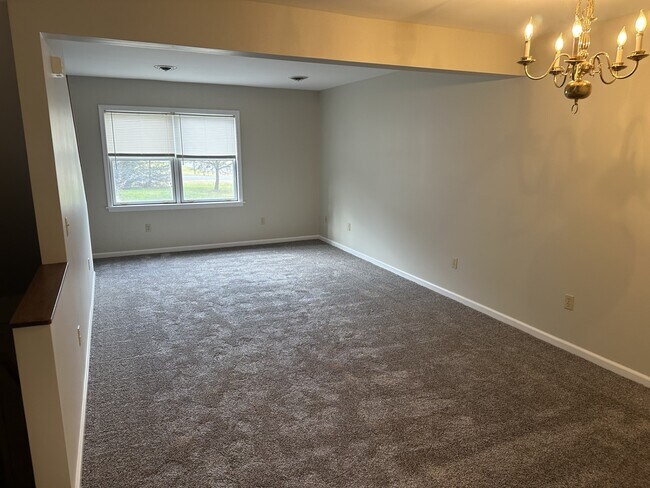 Building Photo - 2 Mill Park Ln