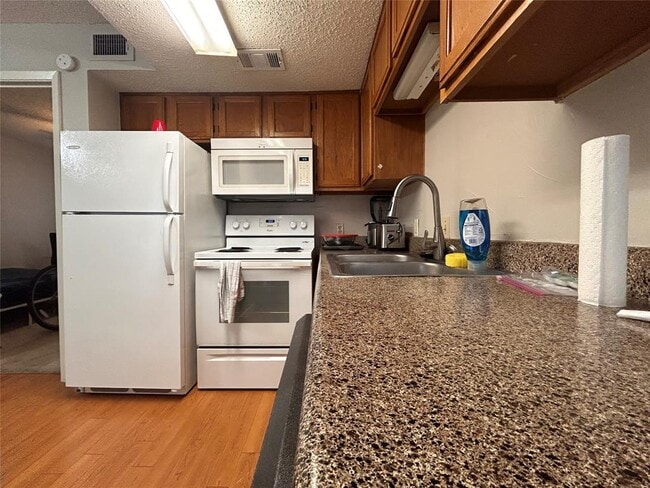 Foto del edificio - 3115 Helms St