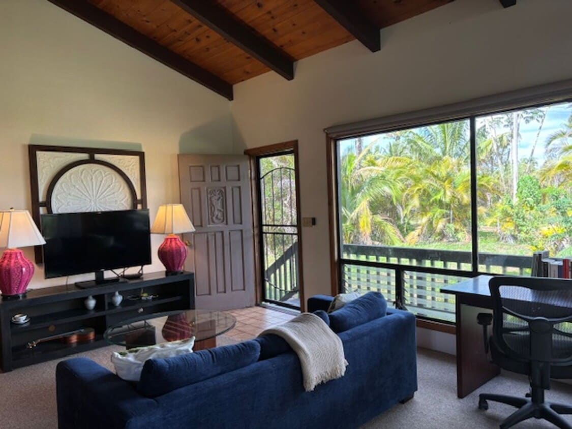 Primary Photo - 2 Bedroom / 1 Bath House in HPP