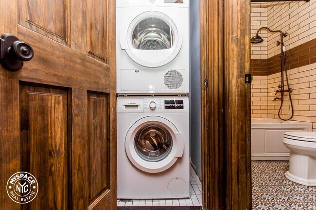 Foto del edificio - 311 Melrose St