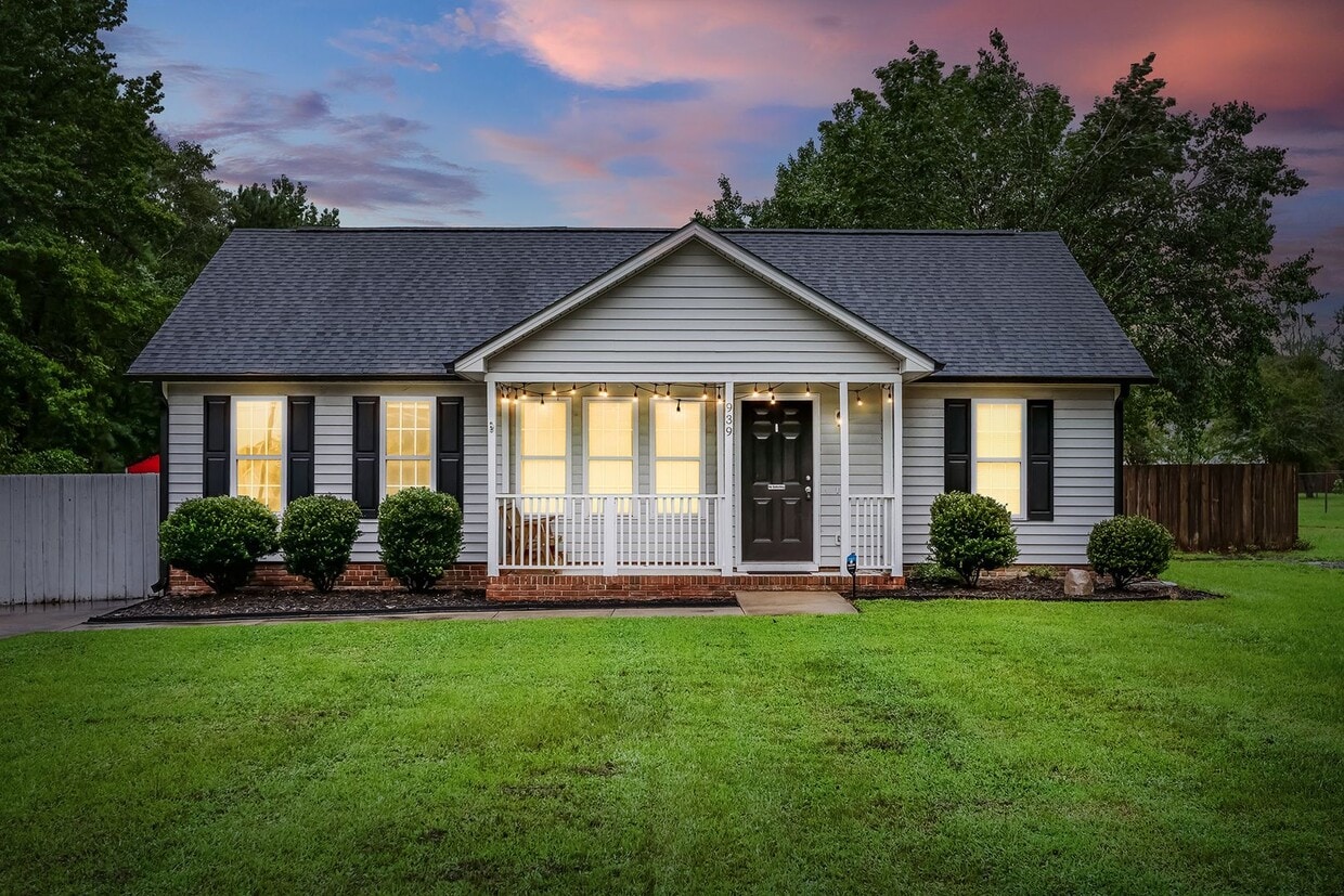 Primary Photo - Charming Clayton Home with Huge Fenced Yar...