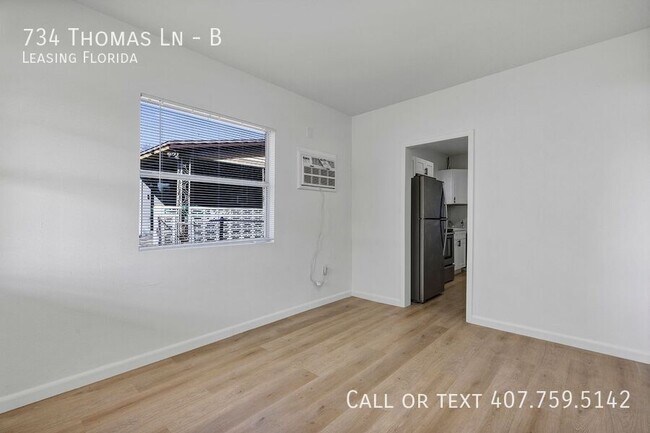 Foto del edificio - 734 Thomas Ln