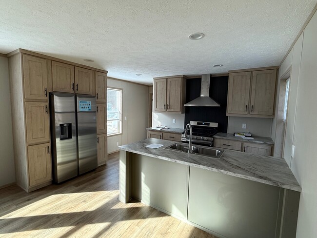 Building Photo - 9 Gladeview