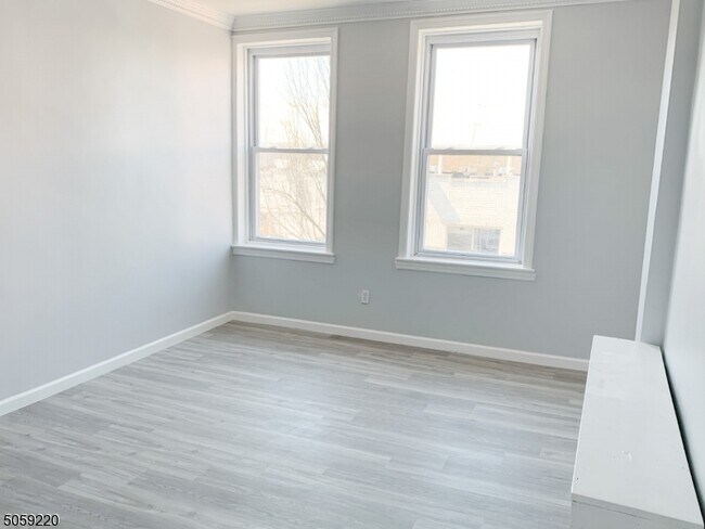 Building Photo - 443 Springfield Ave