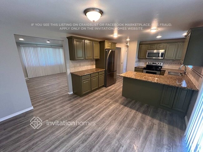 Building Photo - 2611 Castle Oaks Cir
